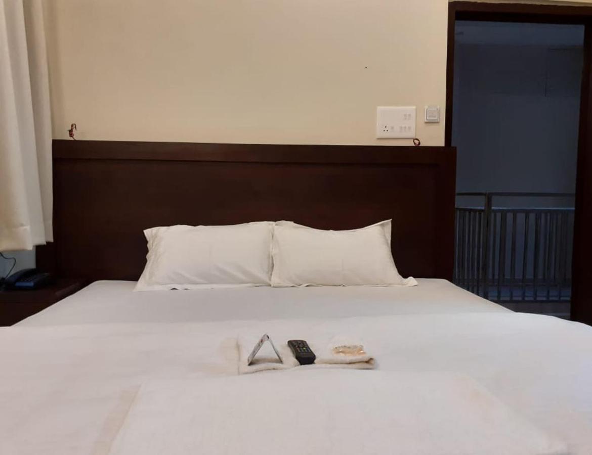 Hotel Artika Inn Варанаси Екстериор снимка