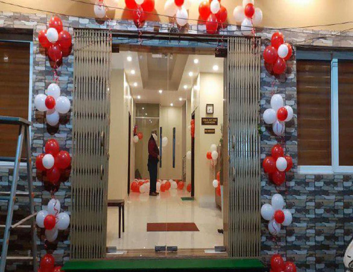 Hotel Artika Inn Варанаси Екстериор снимка